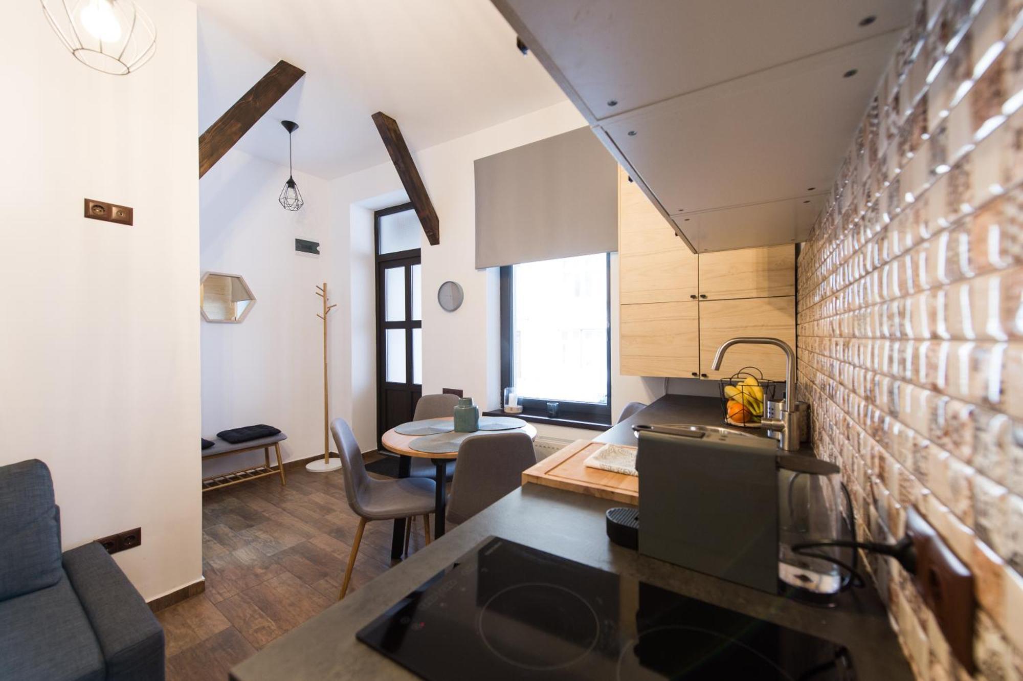 Lovely Brasov Flat With Patio And Mountain Views Екстериор снимка