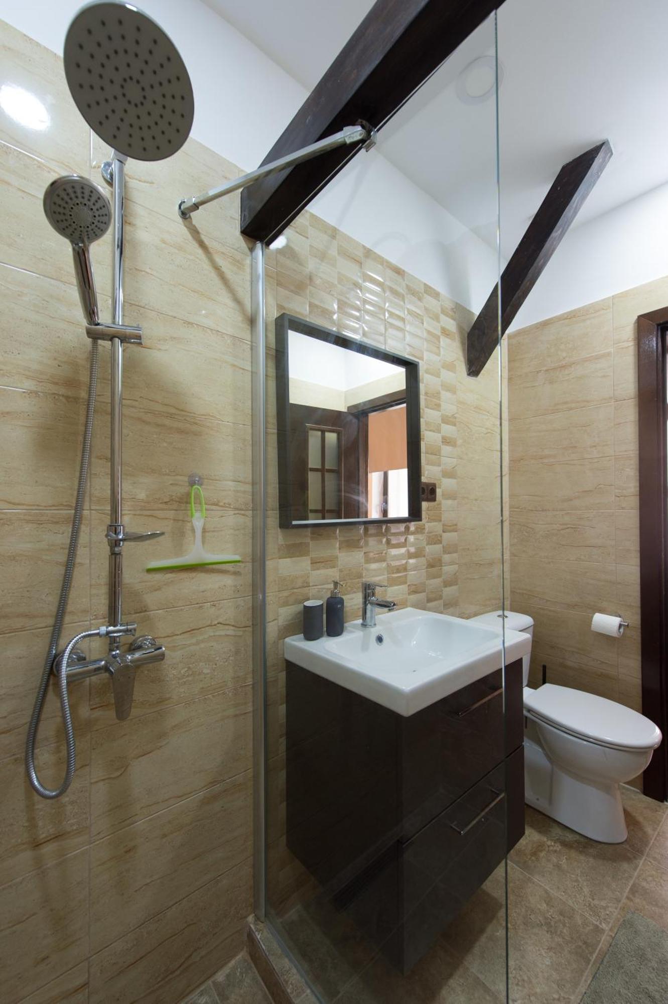 Lovely Brasov Flat With Patio And Mountain Views Екстериор снимка