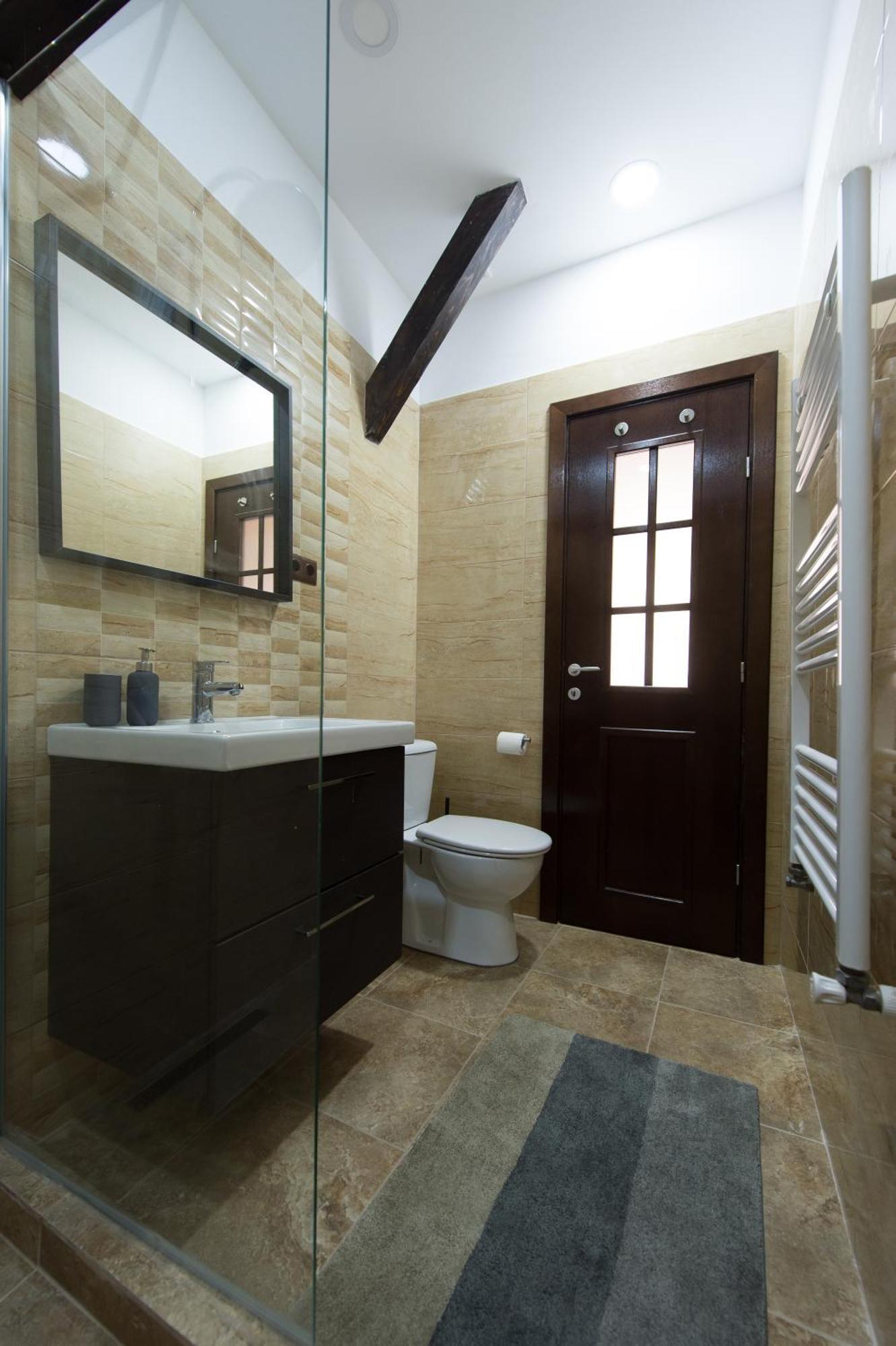 Lovely Brasov Flat With Patio And Mountain Views Екстериор снимка