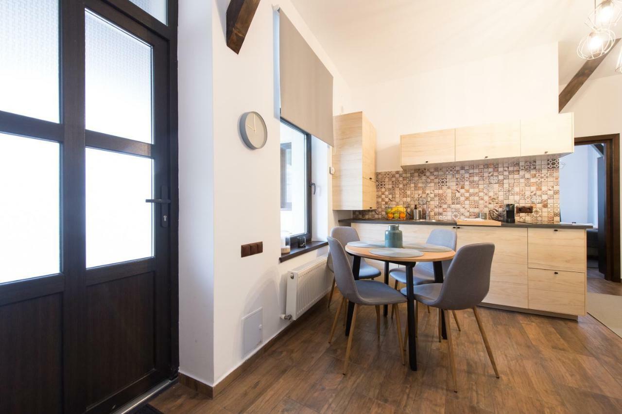 Lovely Brasov Flat With Patio And Mountain Views Екстериор снимка